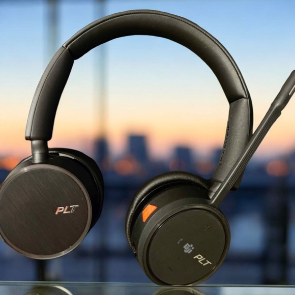 Plantronics Poly Voyager 4220 UC Headset